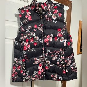Brand new/never worn floral vest from Loft. Size medium.